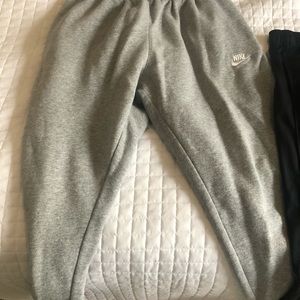 Men’s Medium Nike joggers-gray